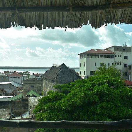 Bed and Breakfast Jambohouse Ламу Экстерьер фото