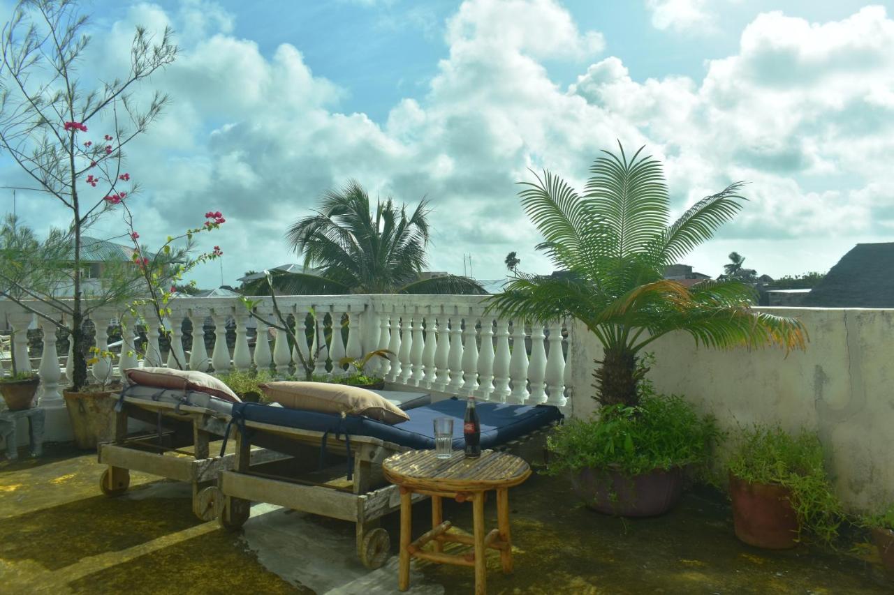 Bed and Breakfast Jambohouse Ламу Экстерьер фото