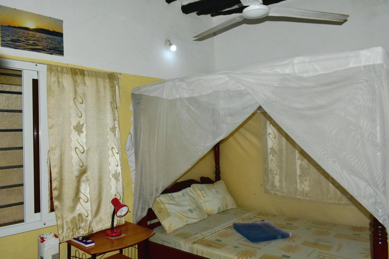 Bed and Breakfast Jambohouse Ламу Экстерьер фото