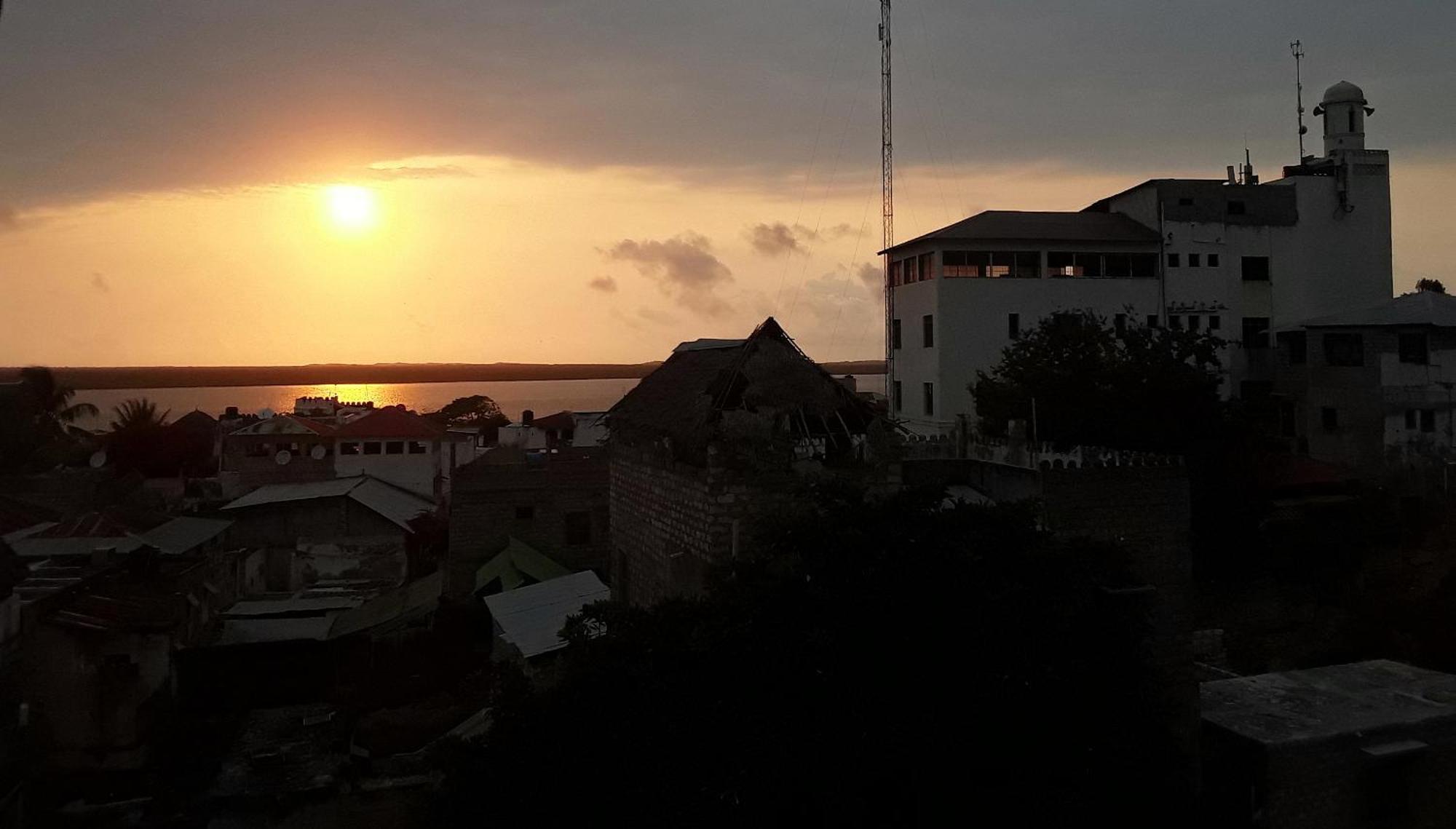 Bed and Breakfast Jambohouse Ламу Экстерьер фото
