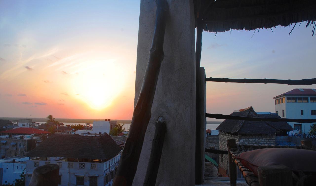 Bed and Breakfast Jambohouse Ламу Экстерьер фото