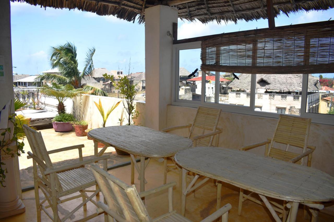 Bed and Breakfast Jambohouse Ламу Экстерьер фото
